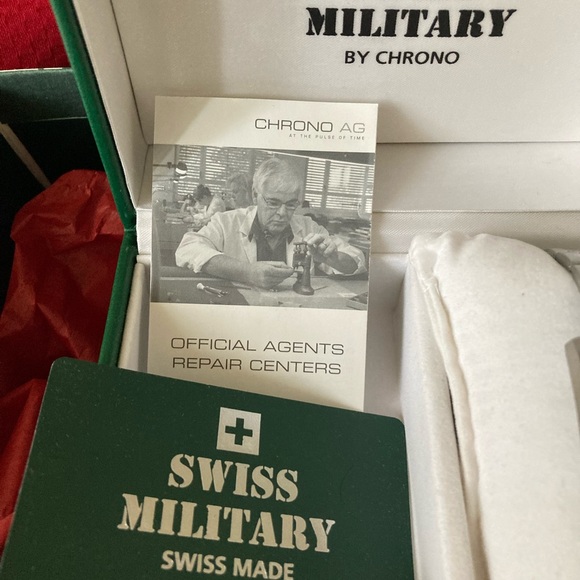 Swiss Military Watch by Chronos, stainless steel, Swiss Made,water resistant 30m - Picture 5 of 9